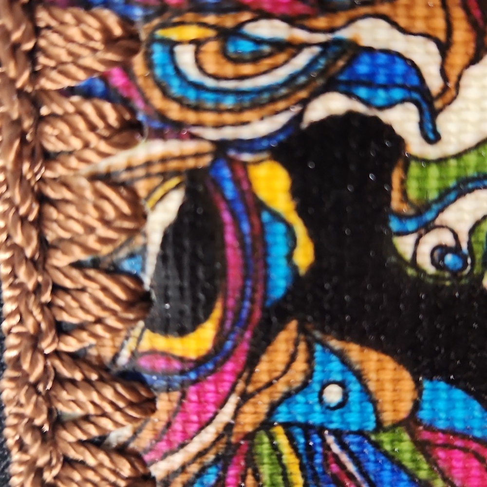 NWOT. Sakroots Artist Circle Enbroidered Zip Wallet - Picture 4 of 16